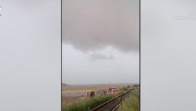 VIDEO Furtuni de cod roșu în sudul țării. Meteorologii au emis avertizări de vreme severă